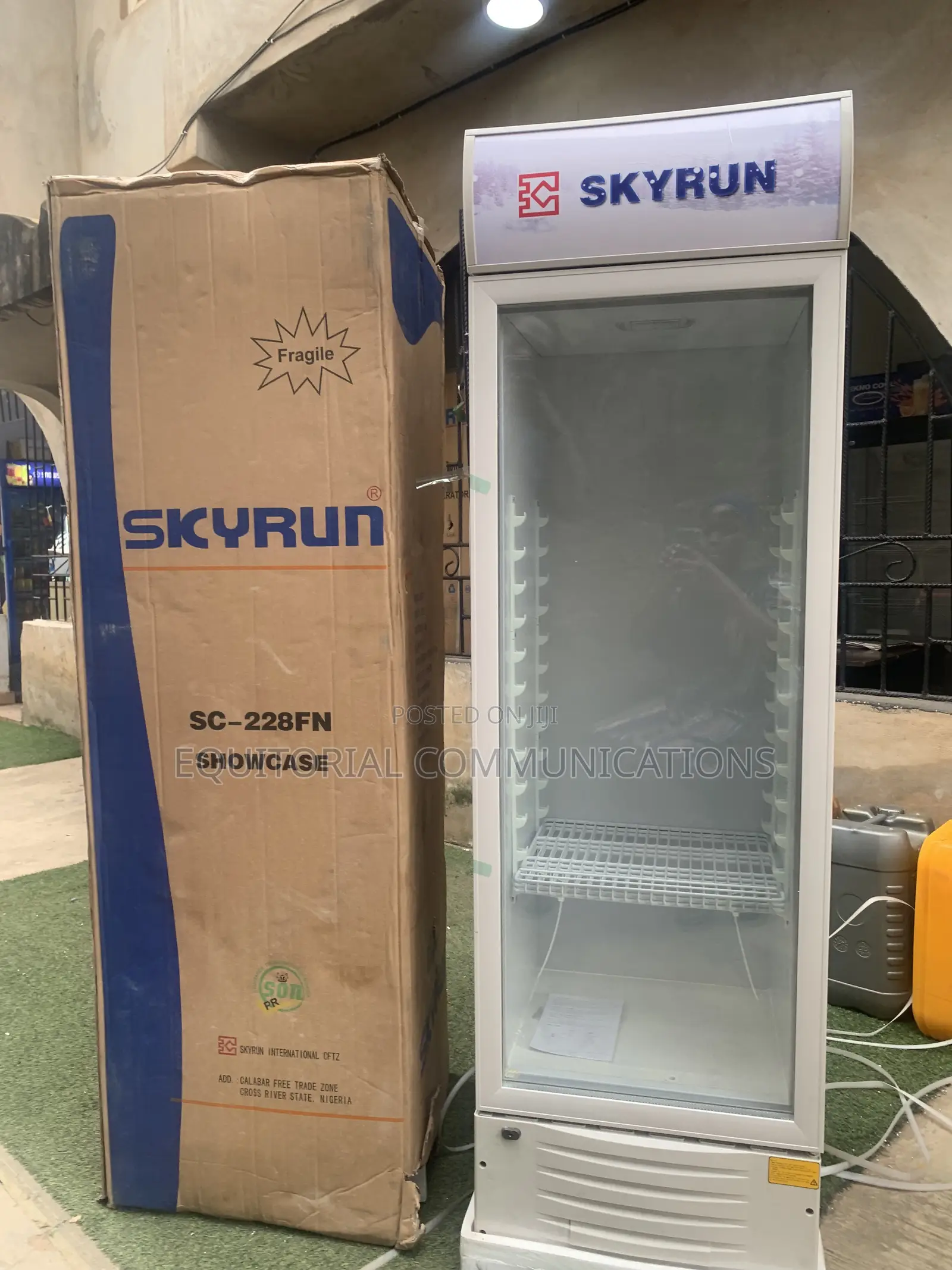 Skyrun 228L Glass Door Retail Chiller