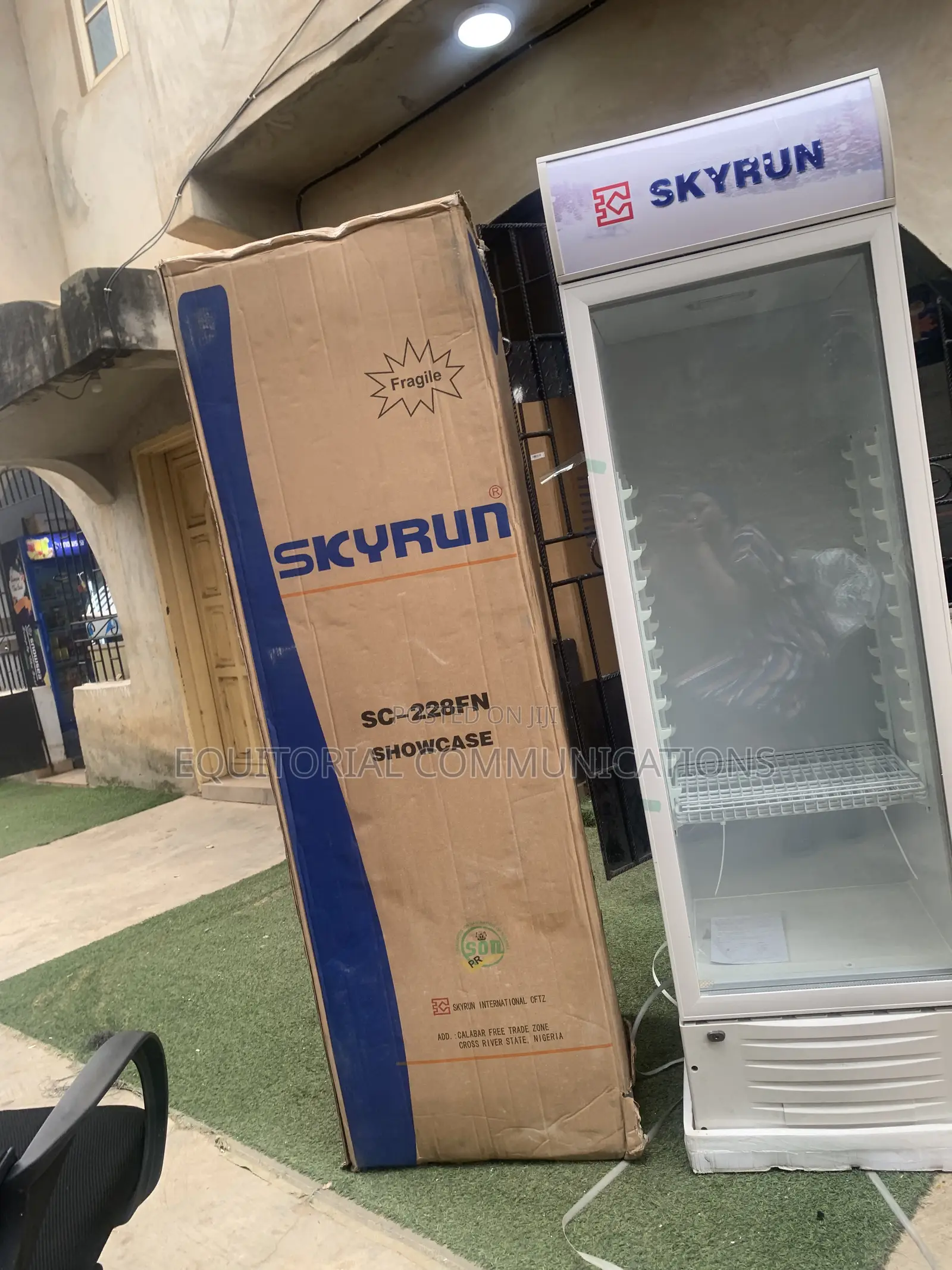 Skyrun SC-228FN Shop Beverage Display Cooler