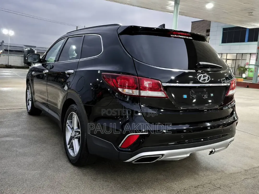 Hyundai Santa Fe Limited Ultimate FWD 2017 Black