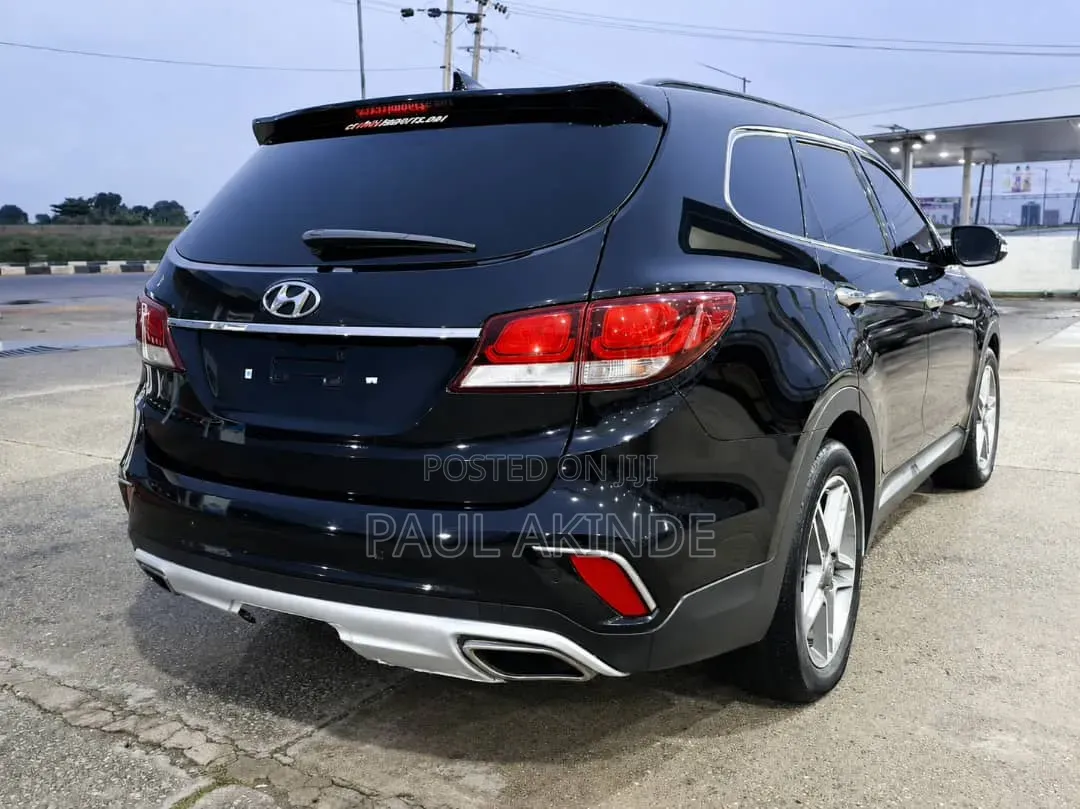 Hyundai Santa Fe Limited Ultimate FWD 2017 Black