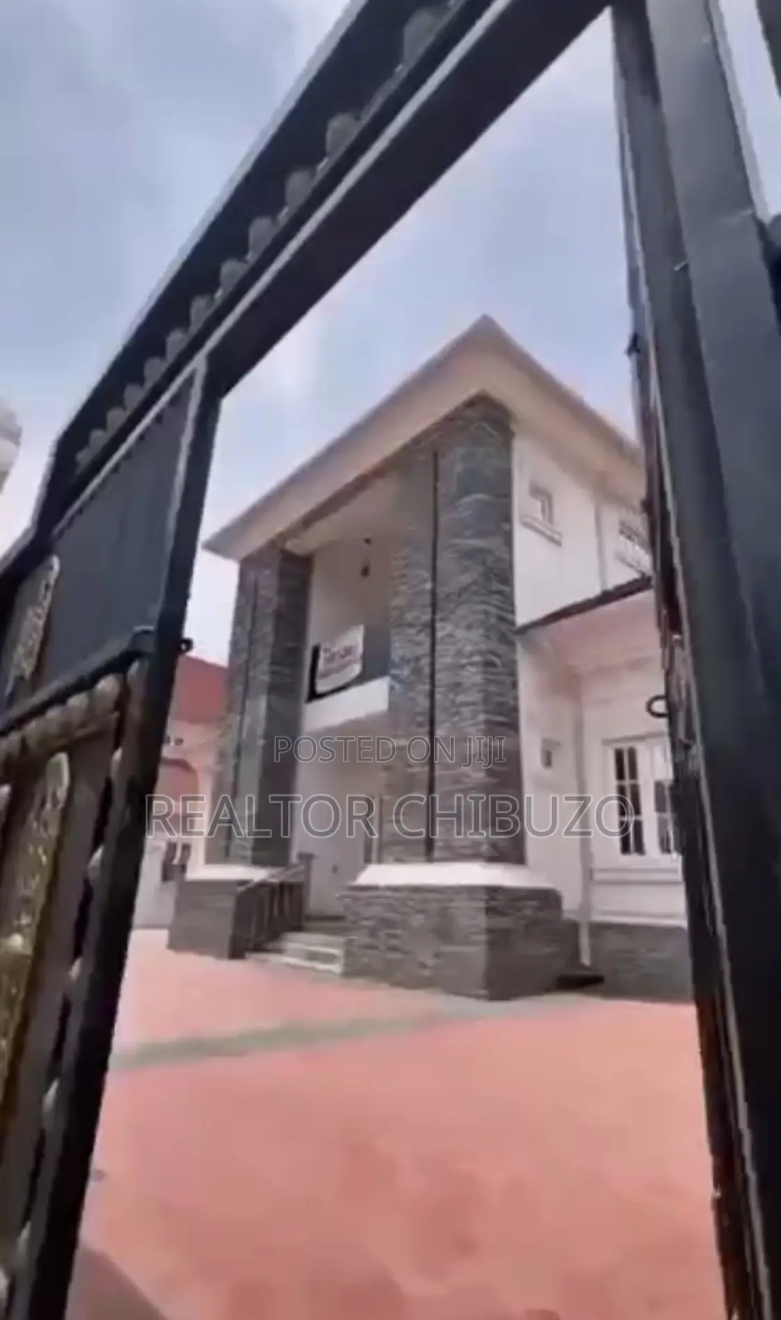 Furnished 5bdrm Duplex in River Park Estate, FHA for sale