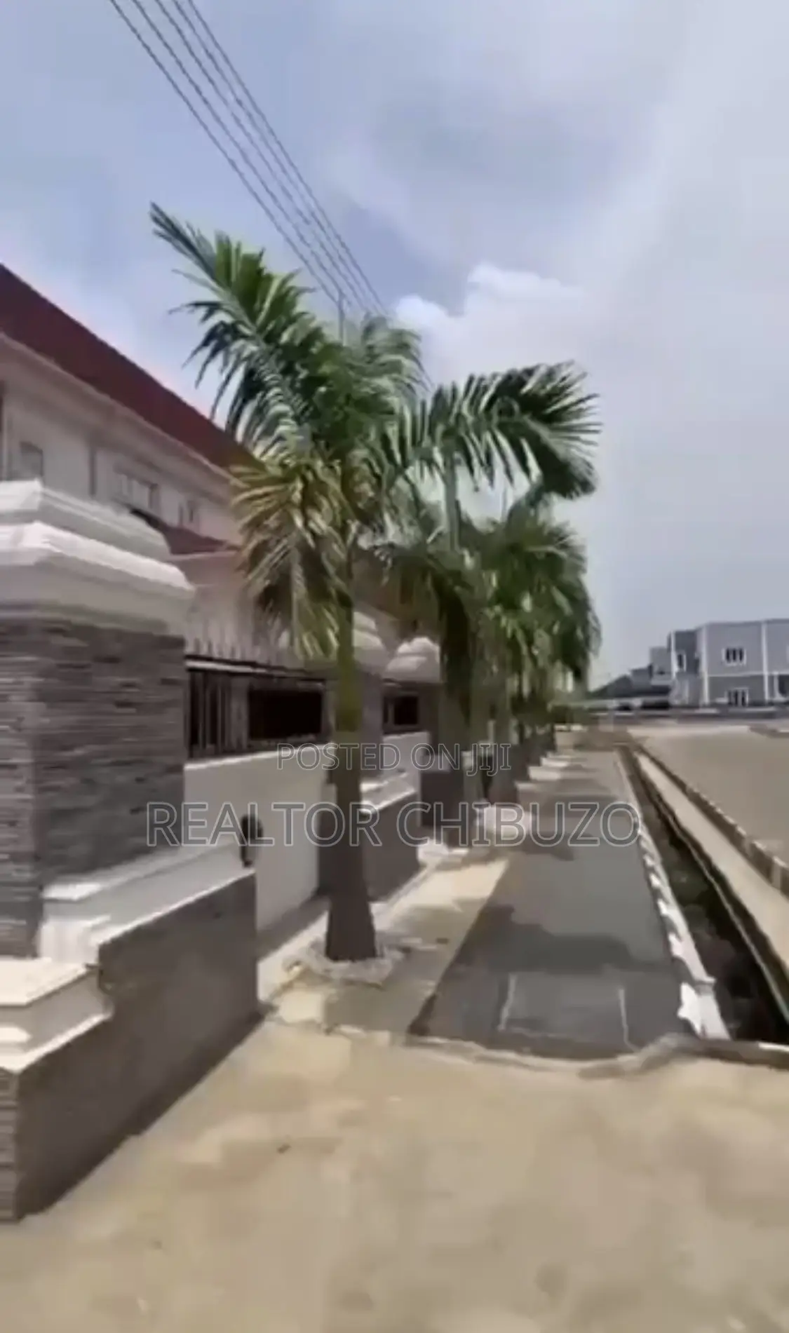 Furnished 5bdrm Duplex in River Park Estate, FHA for sale