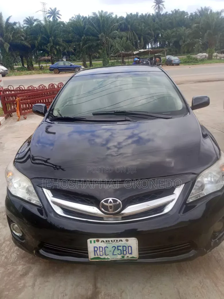 Toyota Corolla 2011 Black