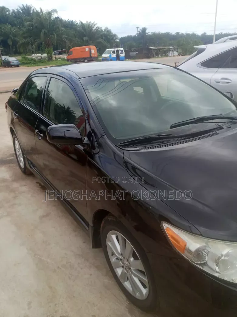 Toyota Corolla 2011 Black
