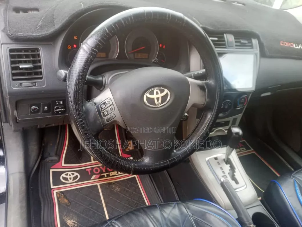 Toyota Corolla 2011 Black