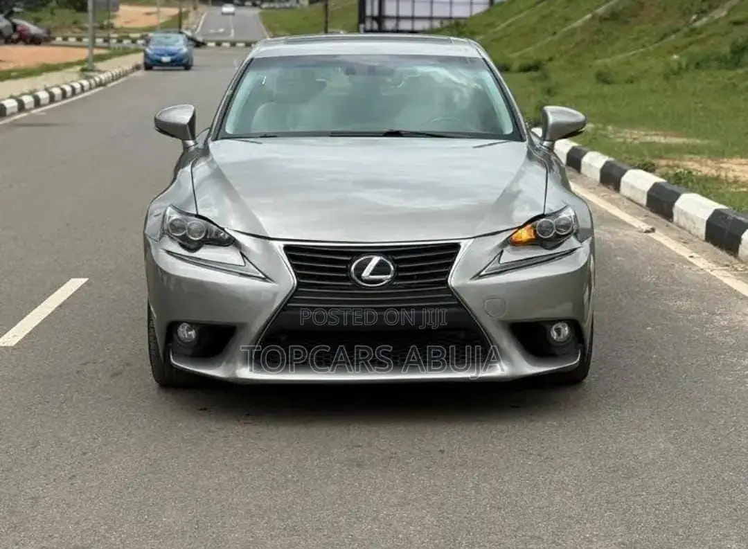Lexus IS 2015