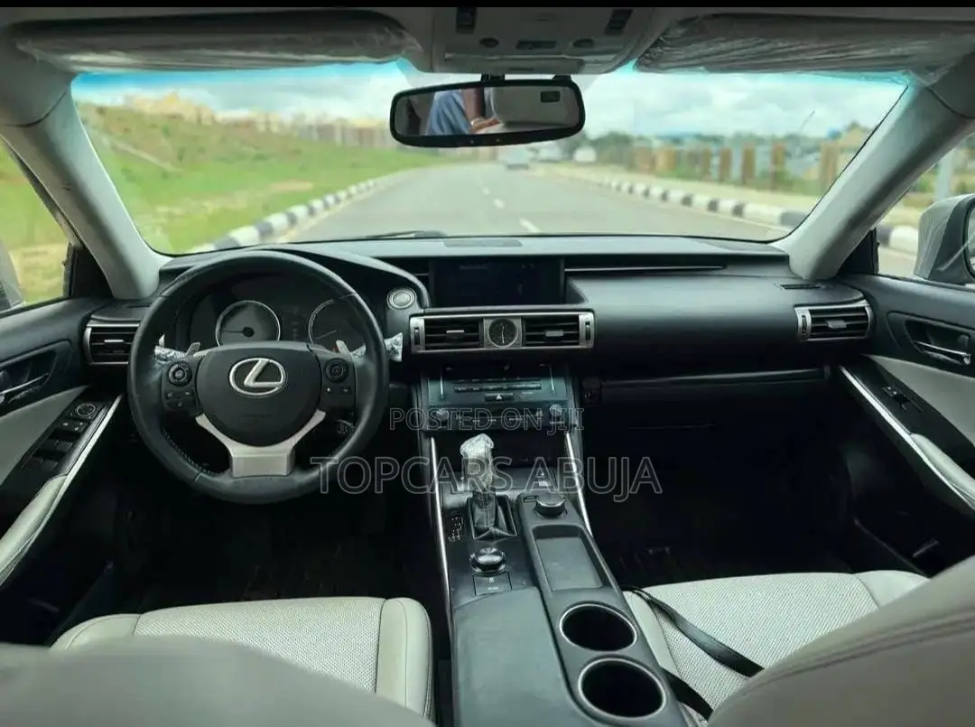 Lexus IS 2015