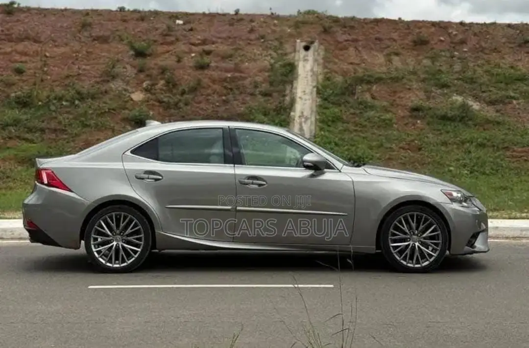 Lexus IS 2015