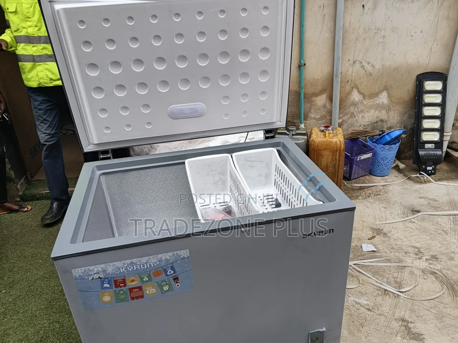 Skyrun BD260A Chest Freezer – Spacious Energy Efficient