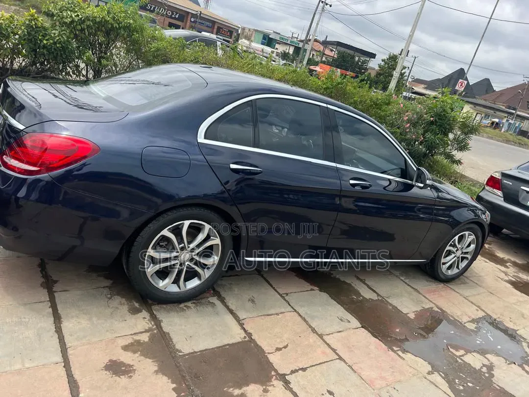 Mercedes-Benz C300 2015 Blue