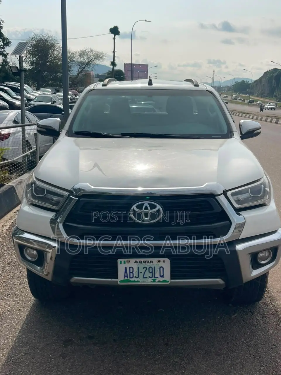 Toyota Hilux 2021 White