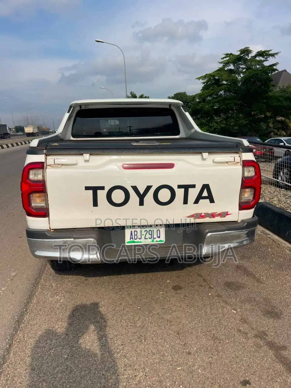 Toyota Hilux 2021 White