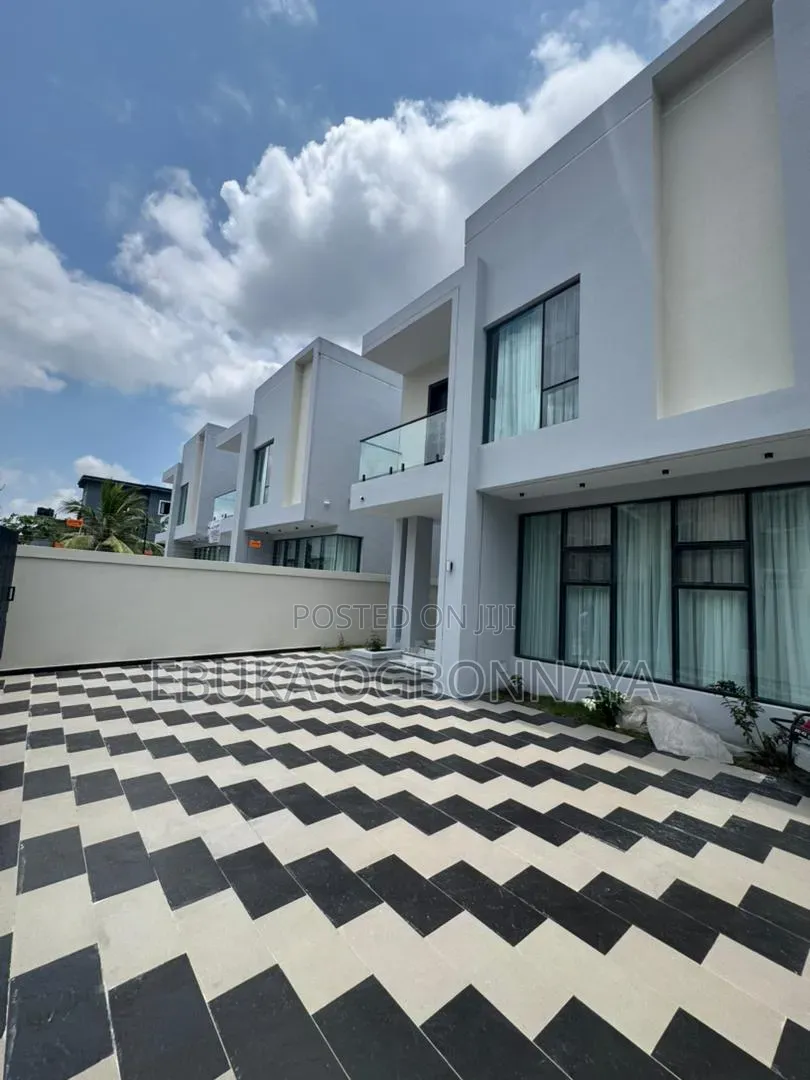 4bdrm Duplex in Gbalajam-Woji, Port-Harcourt for sale