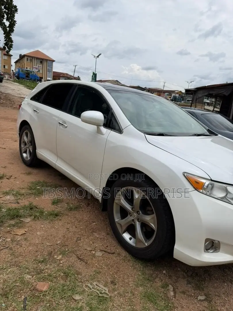 Toyota Venza V6 AWD 2012 White