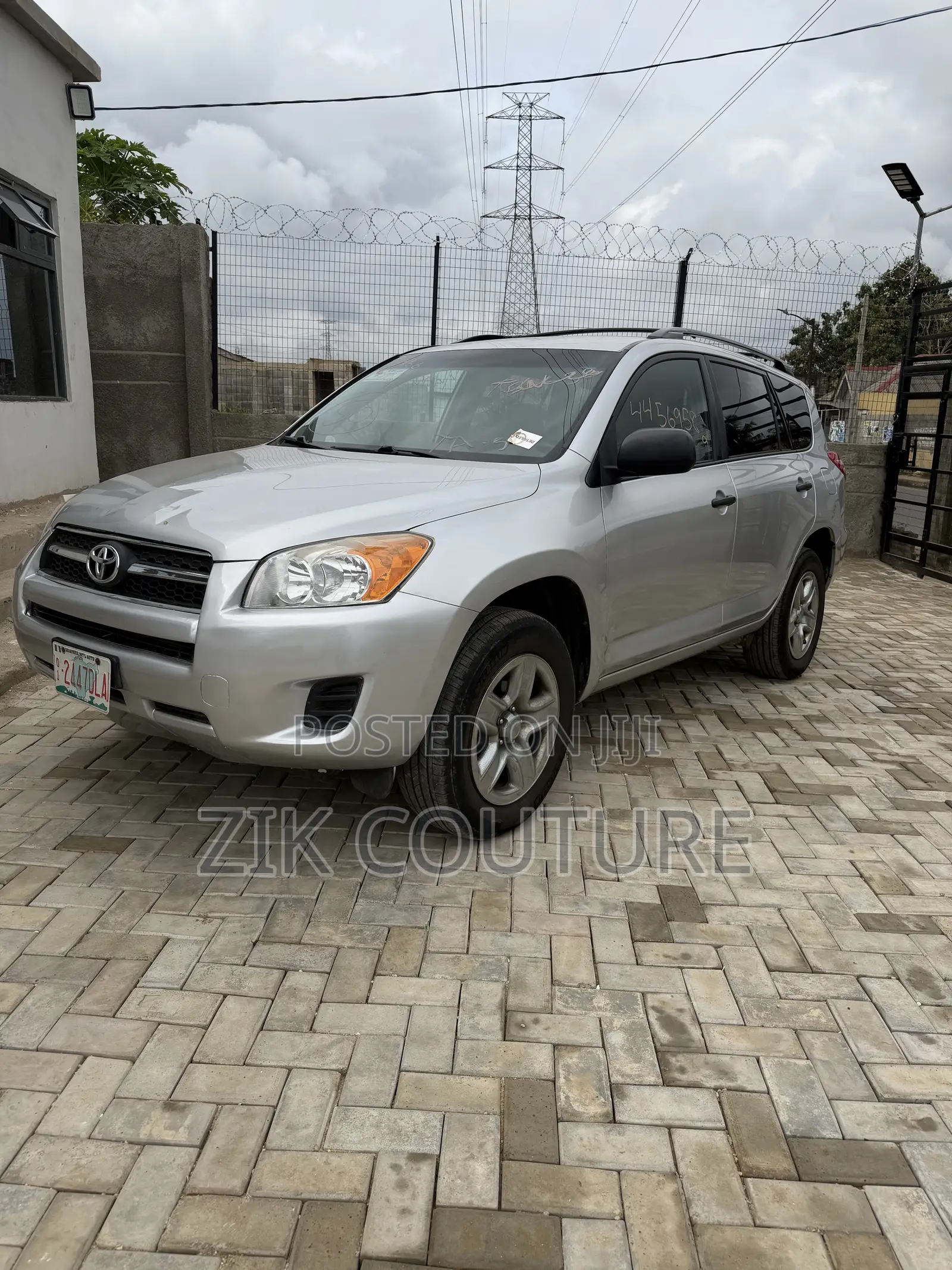 Toyota RAV4 2011 Silver