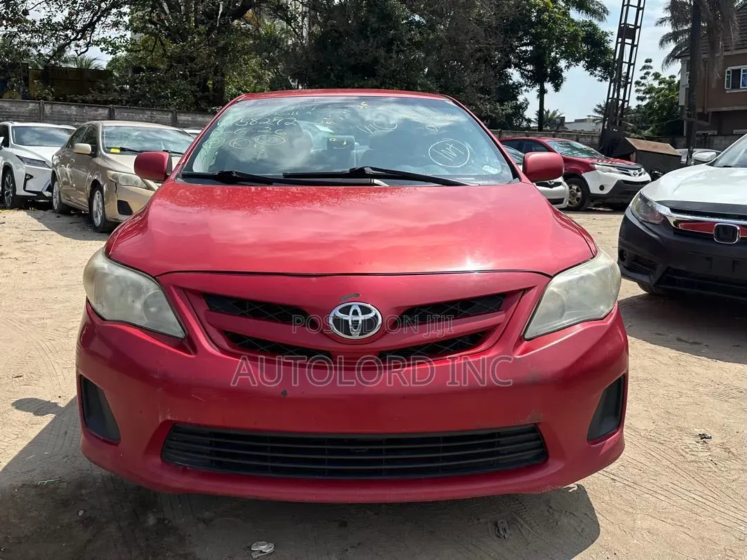 Toyota Corolla LE 4dr Sedan (1.8L 4cyl 4A) 2013 Red
