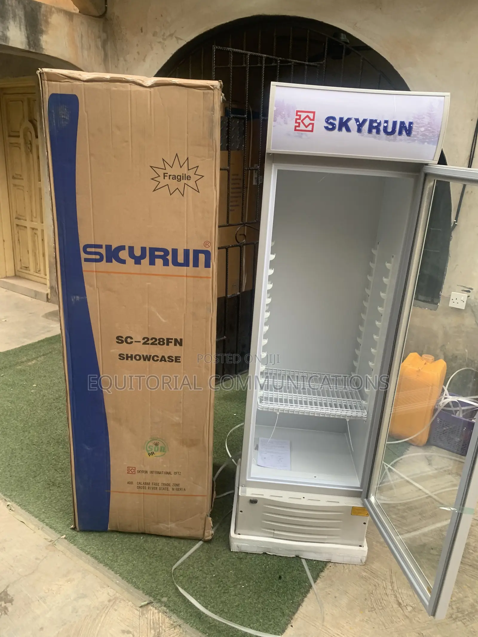 Commercial 228L Skyrun Beverage Display Chiller SC-228FN
