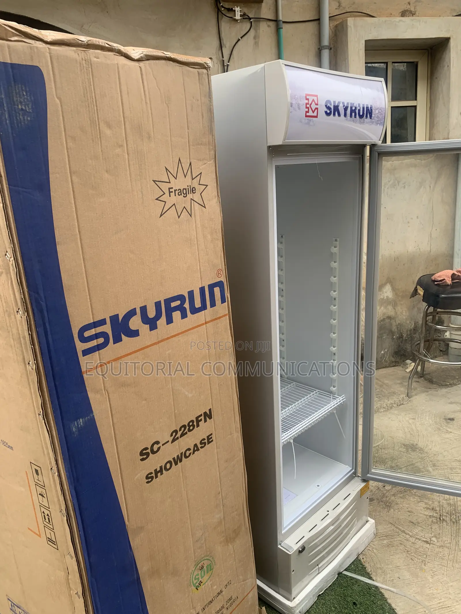 228L Glass Front Chiller Refrigerator Skyrun SC-228FN
