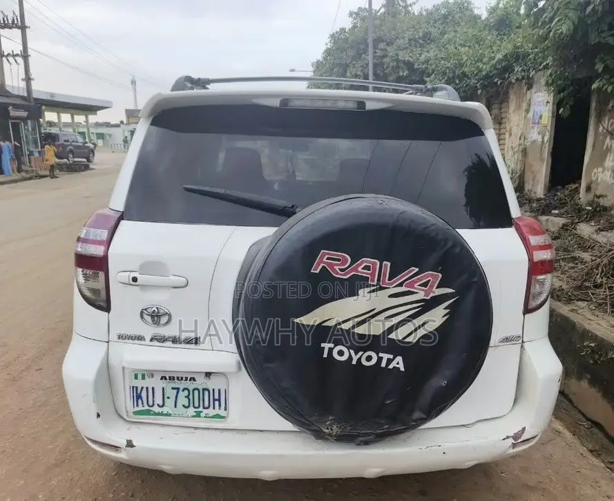 Toyota RAV4 Sport 2009 White