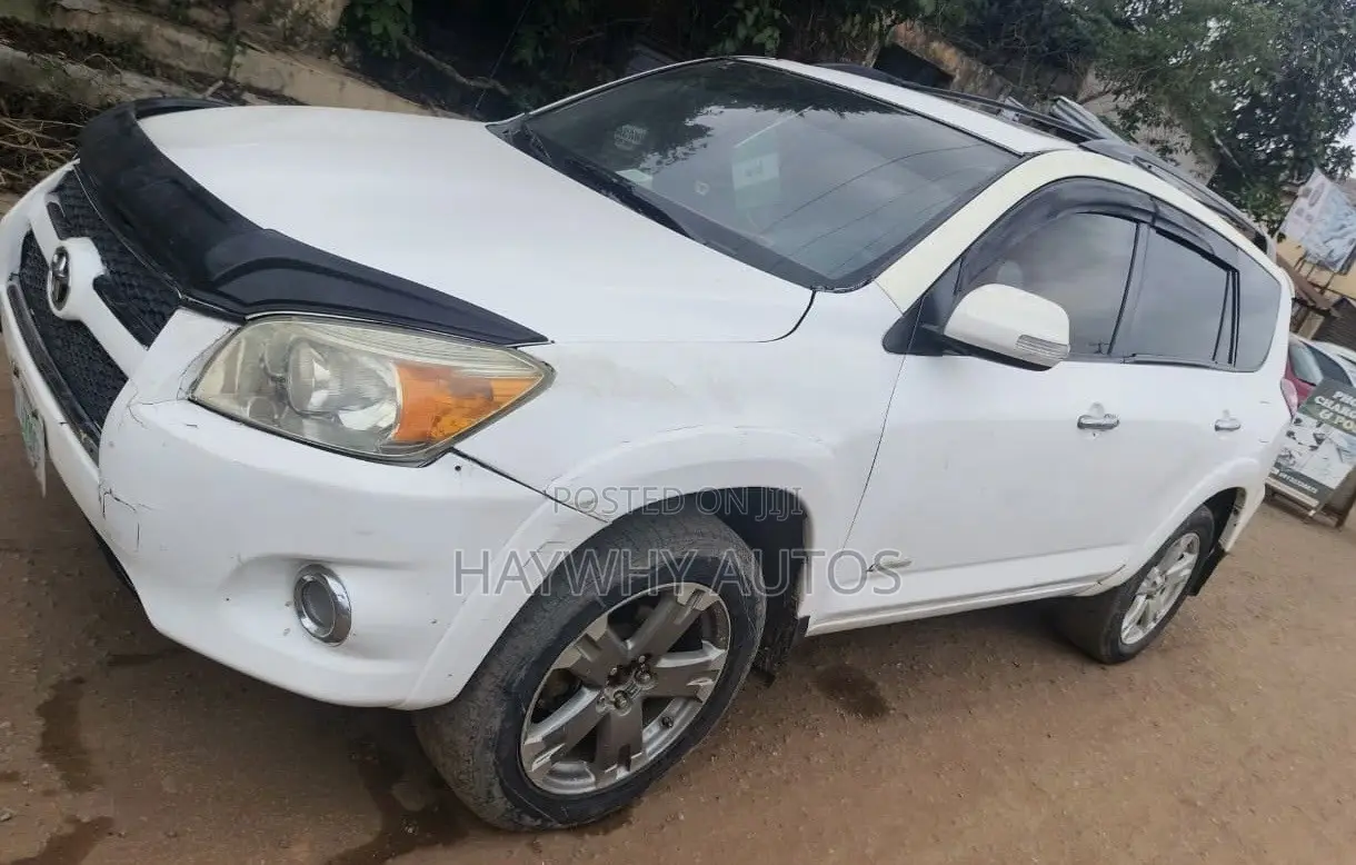 Toyota RAV4 Sport 2009 White