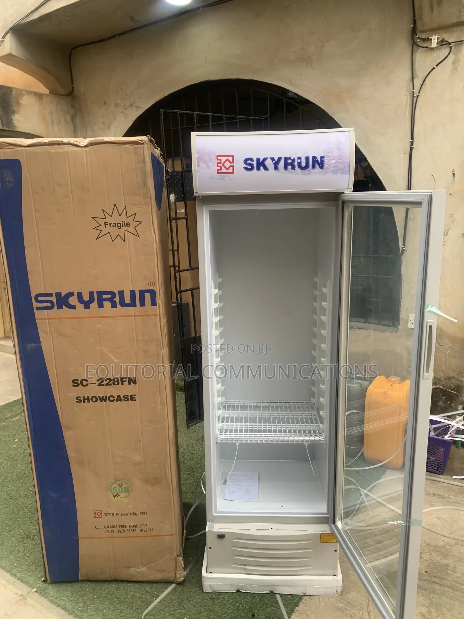 Refrigerated Glass Display Chiller Skyrun 228L SC-228FN