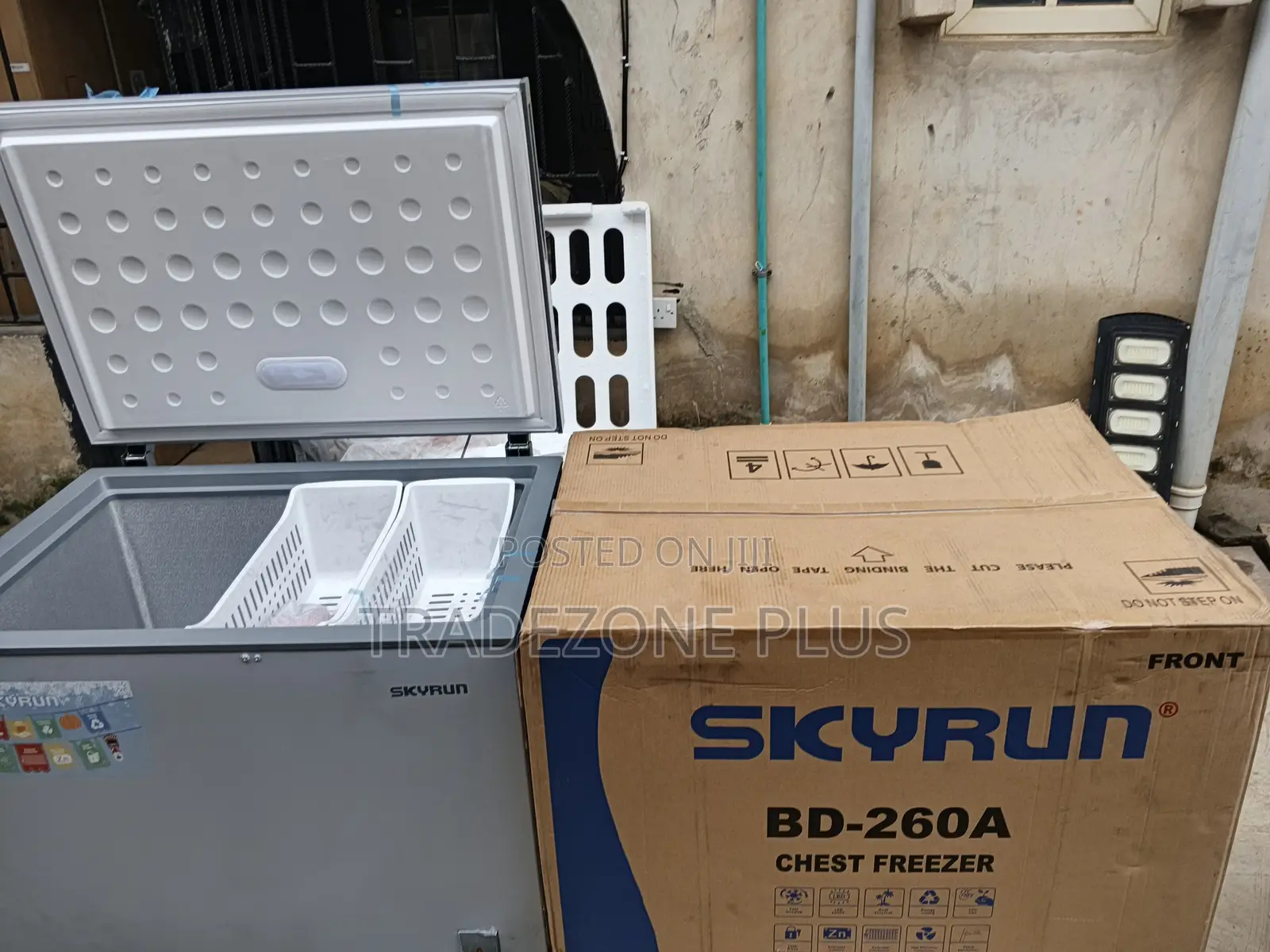 Skyrun 260L Chest Freezer BD-260A – Ideal for Bulk Frozen Foods