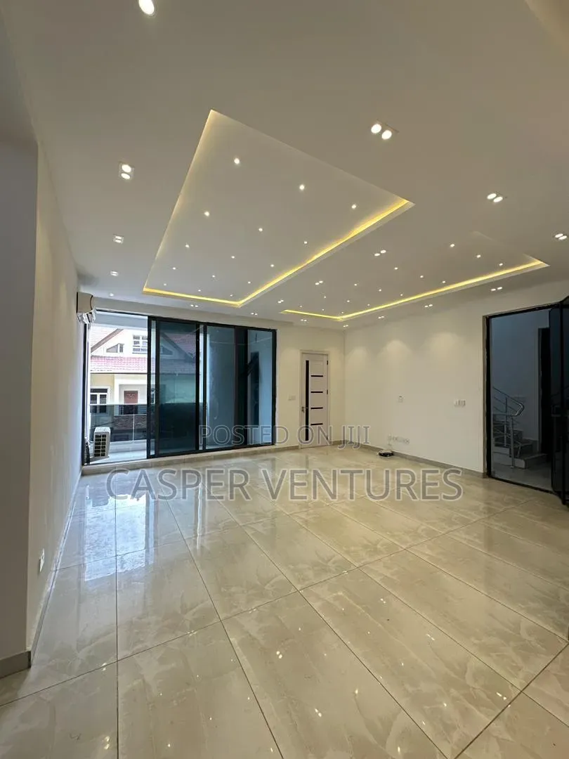 3bdrm Apartment in Chris Madueke, Lekki Phase 1 for sale