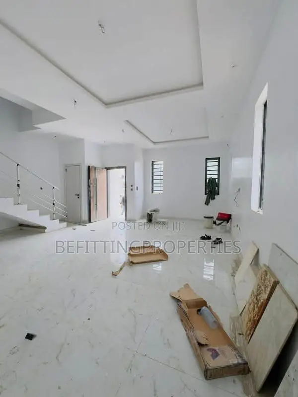 4bdrm Duplex in Ikeja for sale