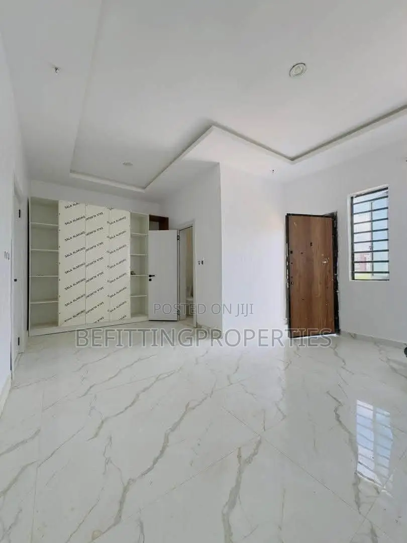 4bdrm Duplex in Ikeja for sale
