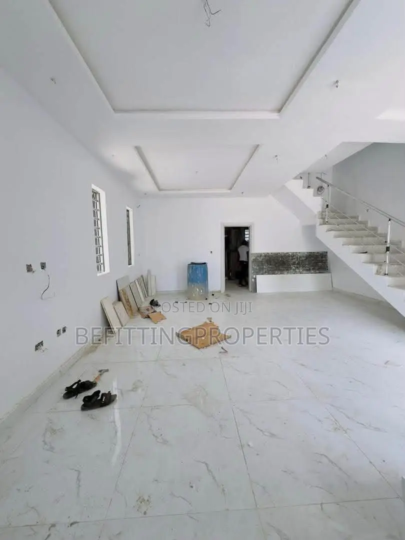 4bdrm Duplex in Ikeja for sale
