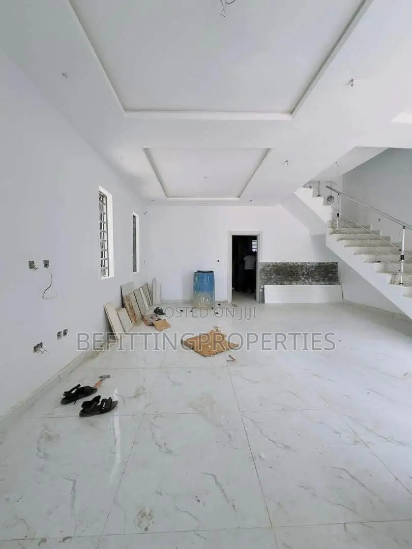 4bdrm Duplex in Ikeja for sale