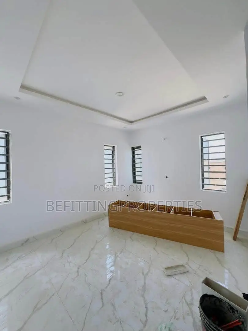 4bdrm Duplex in Ikeja for sale