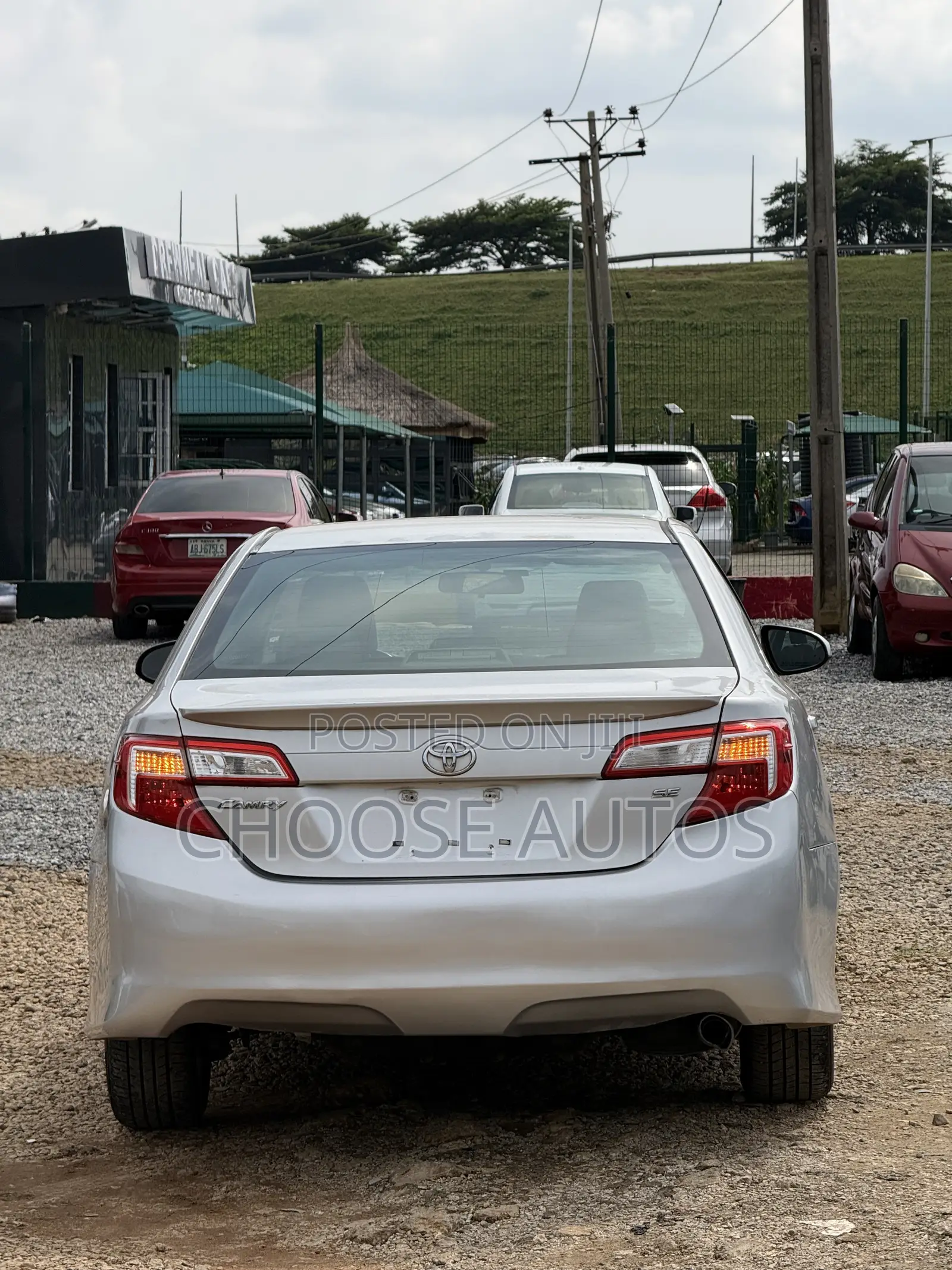 Toyota Camry SE 4dr Sedan (2.5L 4cyl 6A) 2013 Silver