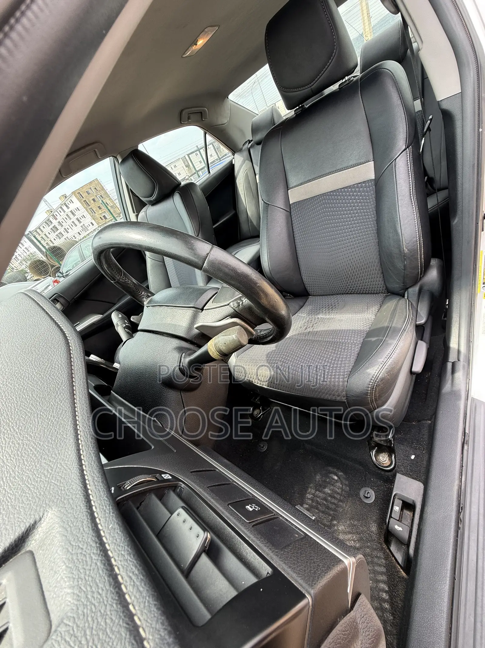 Toyota Camry SE 4dr Sedan (2.5L 4cyl 6A) 2013 Silver