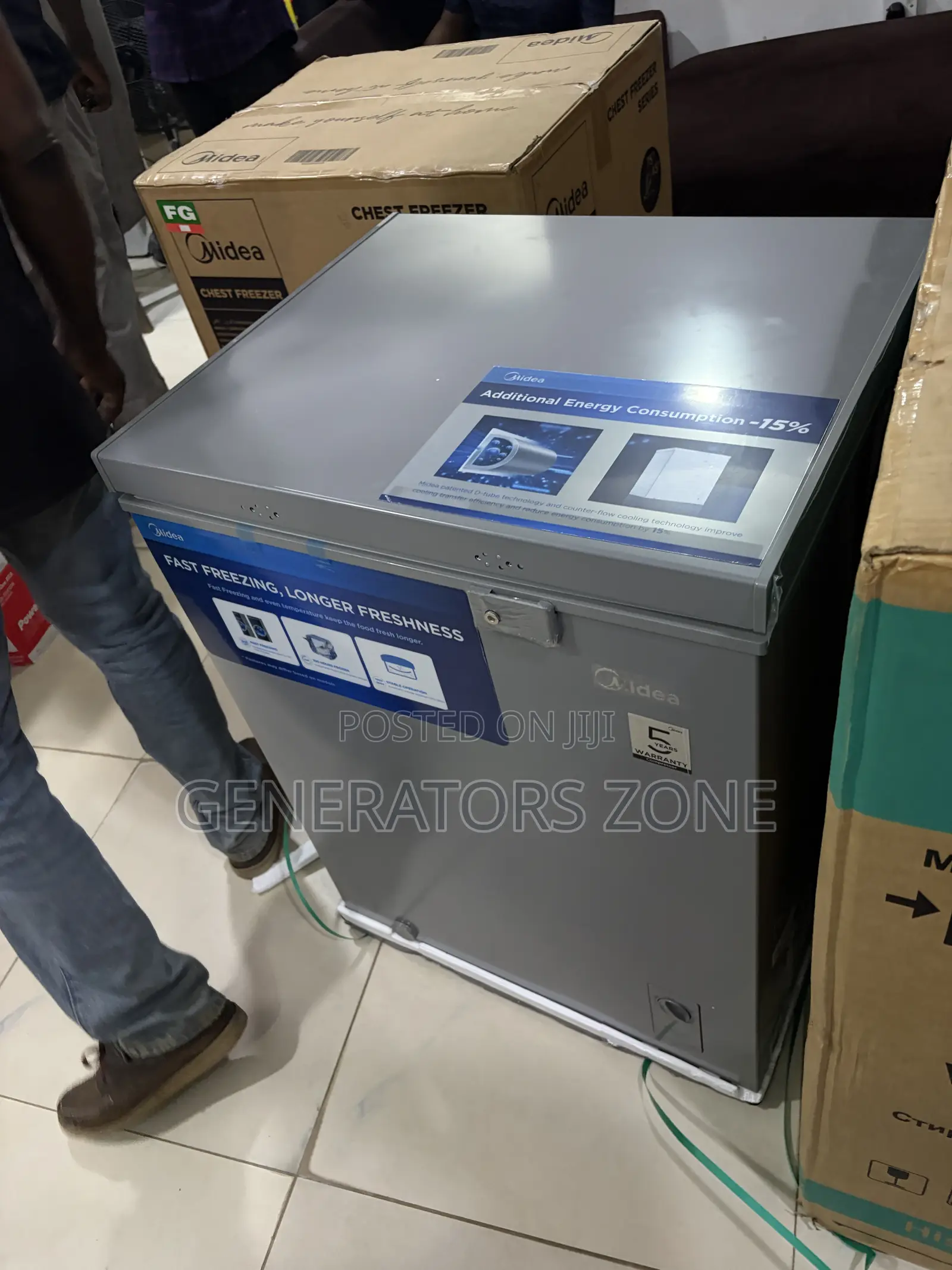 Midea 142L Chest Freezer With Wire Storage Basket