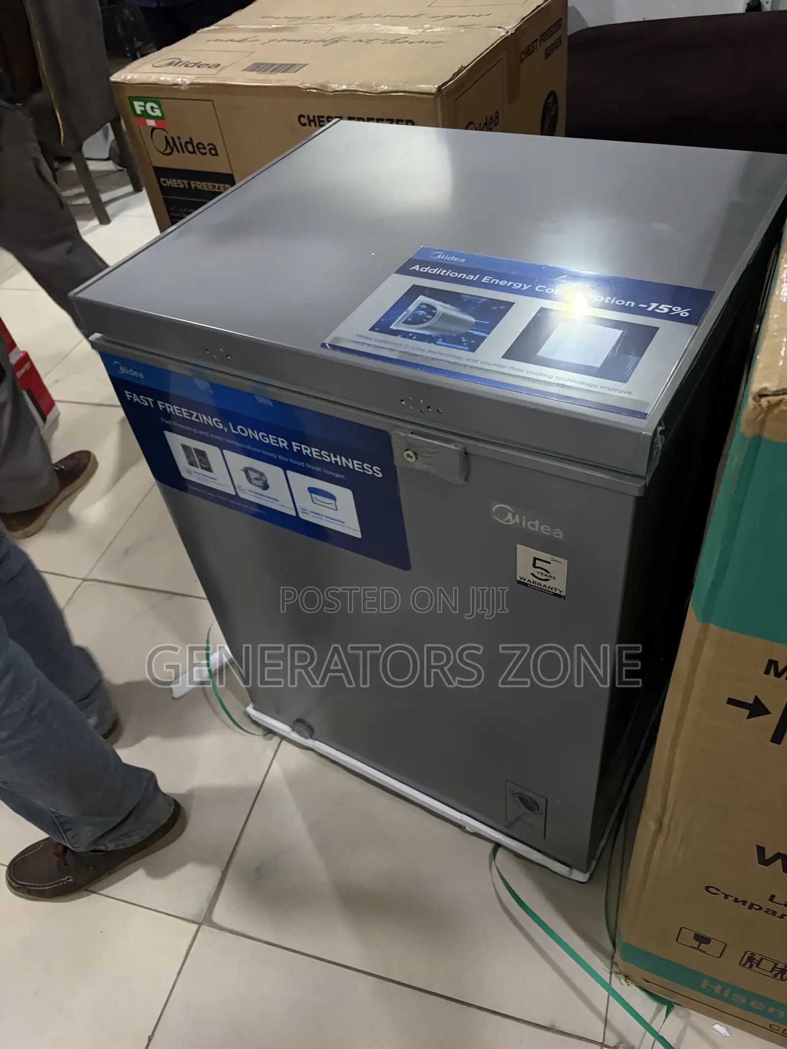 Midea 142L Chest Freezer With Wire Storage Basket