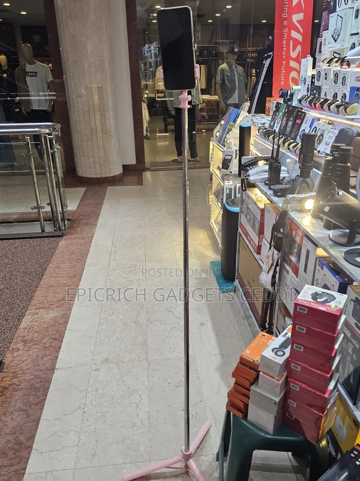 Z6 Phone Tripod Extendable Upto 1700MM