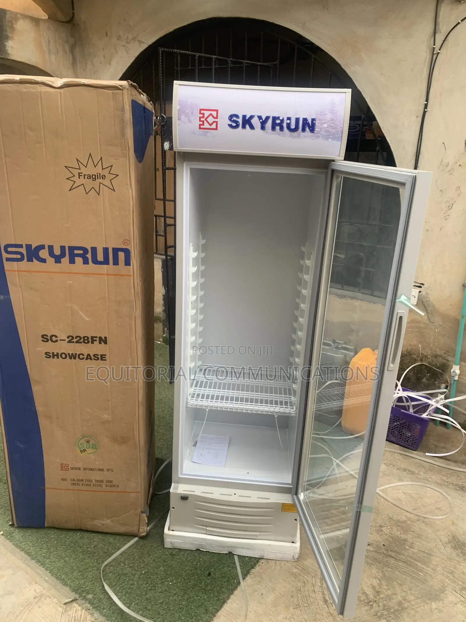 Beverage Chiller – Skyrun SC-228FN Showcase Refrigerator