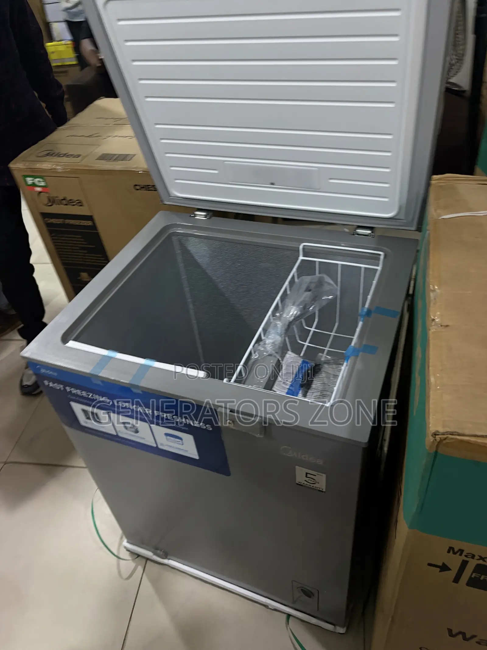 Midea 142L Deep Freezer With Rapid Freezing Technology