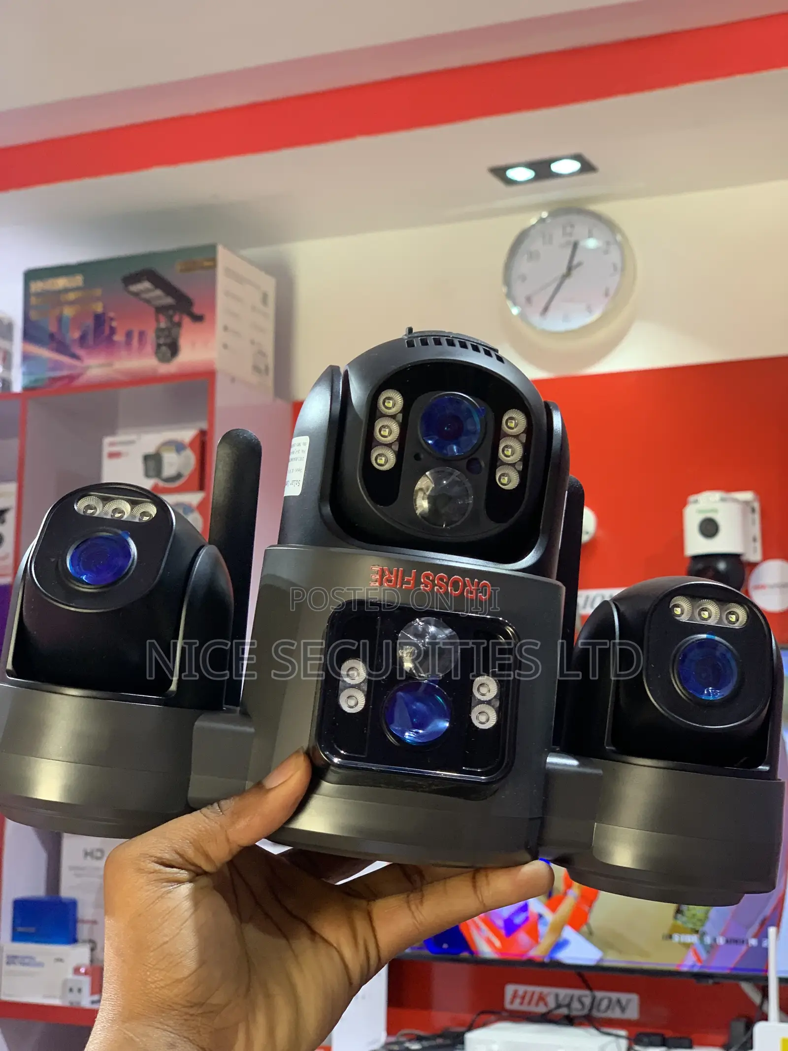 Triple Lens Ultra HD AOV Solar PTZ Camera