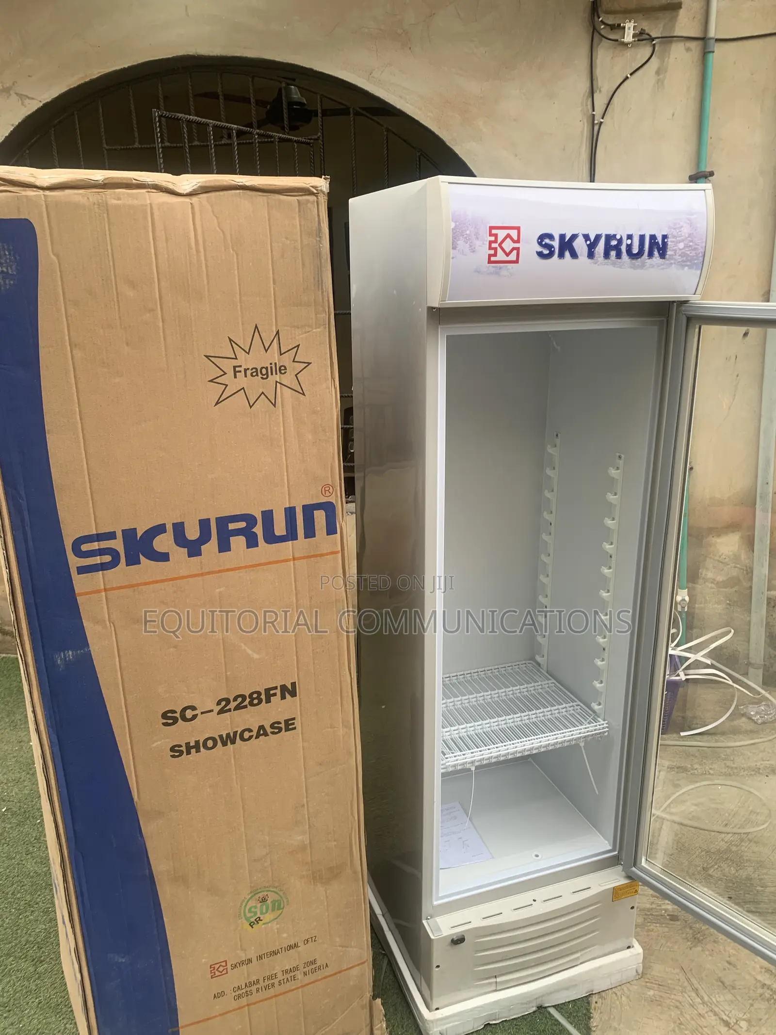 Cold Drink Display Cabinet for Commercial Use Skyrun SC-228FN 228L