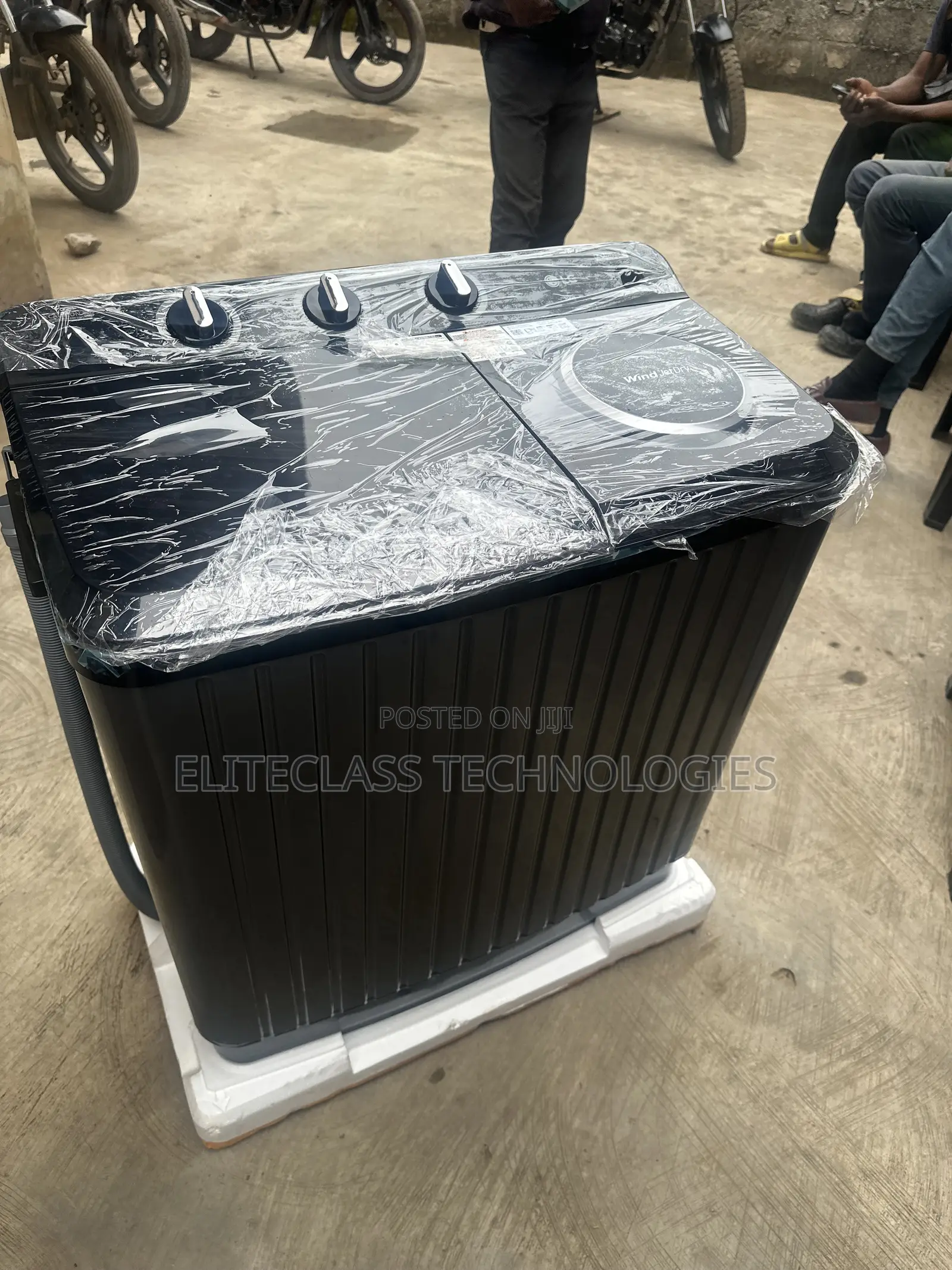 LG Jet Black Twin Tub Washing Machine – Model P800R3AGNC