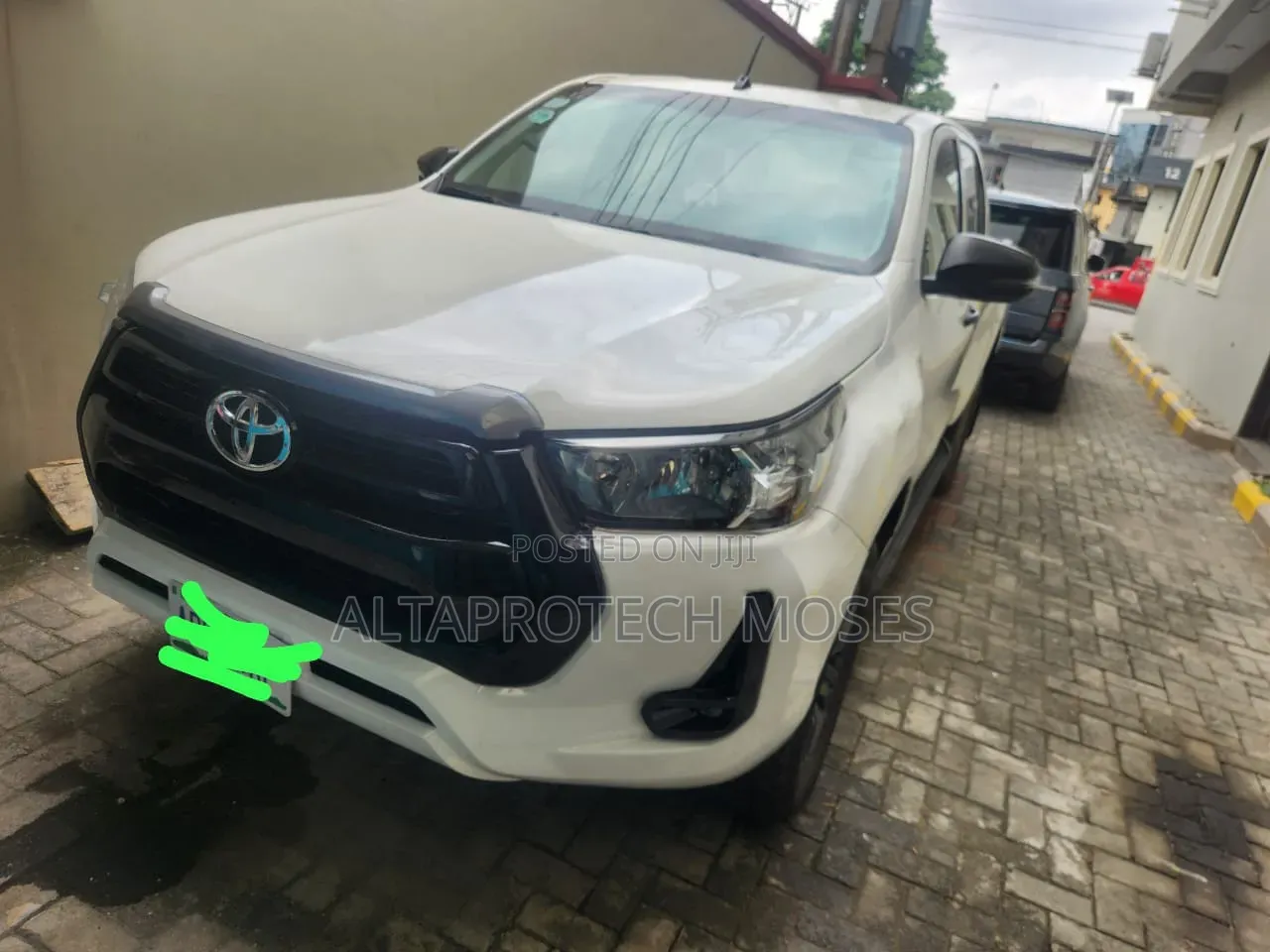 Toyota Hilux 2024 White