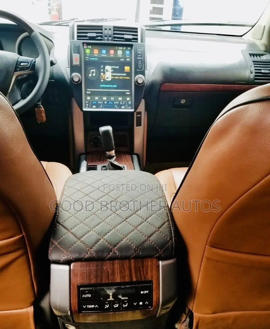 Toyota Land Cruiser Prado 2023 Black