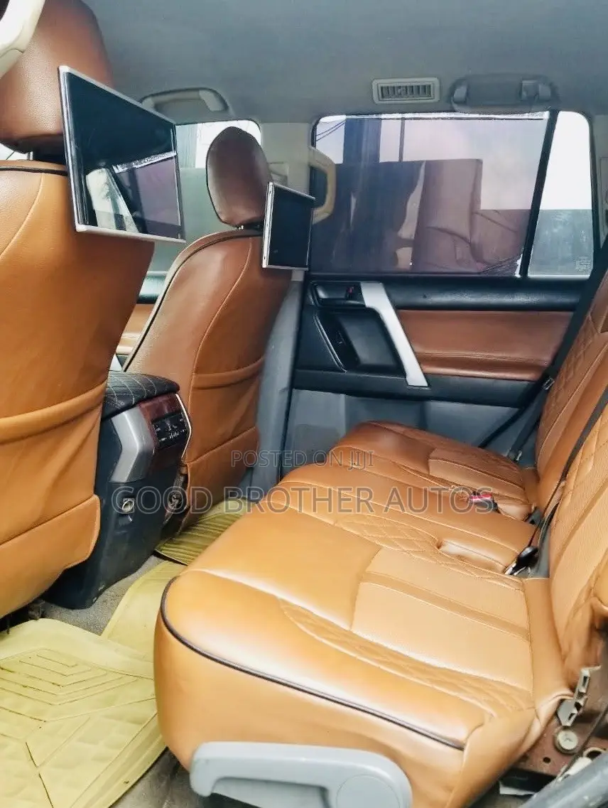 Toyota Land Cruiser Prado 2023 Black