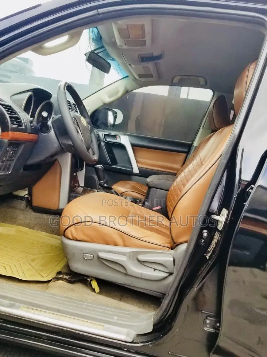Toyota Land Cruiser Prado 2023 Black