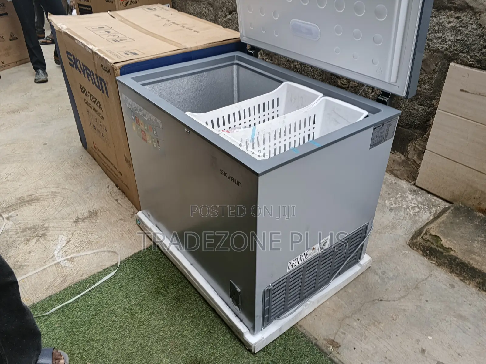 Skyrun BD-260A 260L Deep Freezer – Perfect for Long-Term Food Storage
