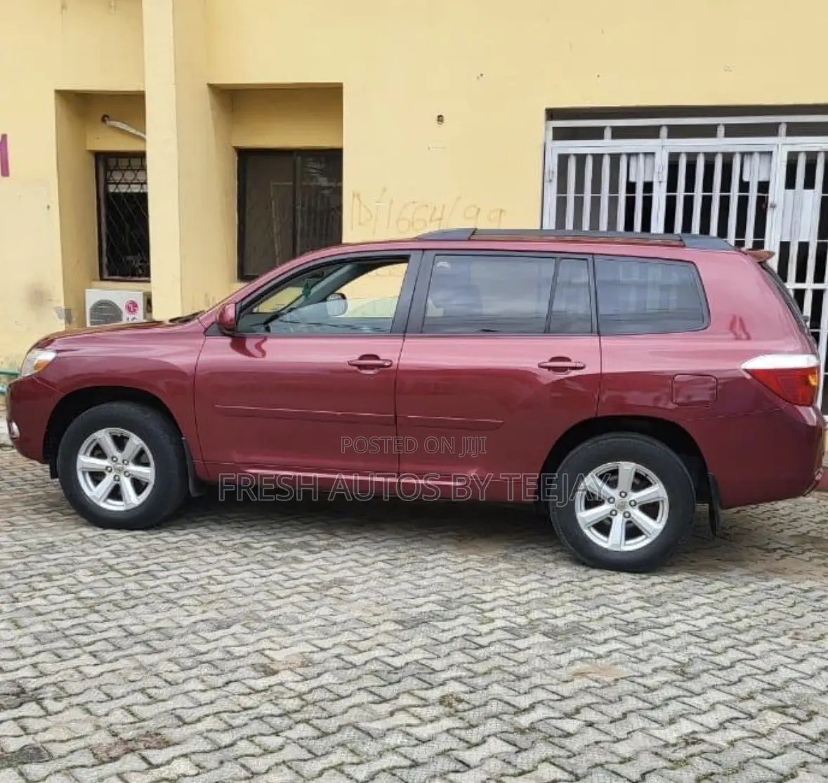 Toyota Highlander SE 2011 Red