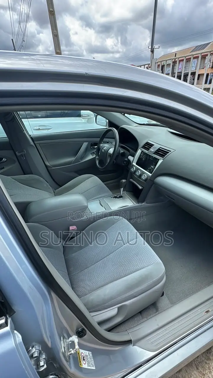 Toyota Camry SE 4dr Sedan (2.5L 4cyl 6AM) 2010 Silver