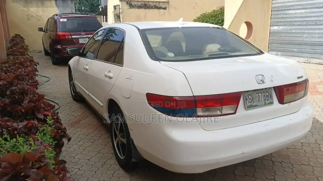 Honda Accord 2004 White